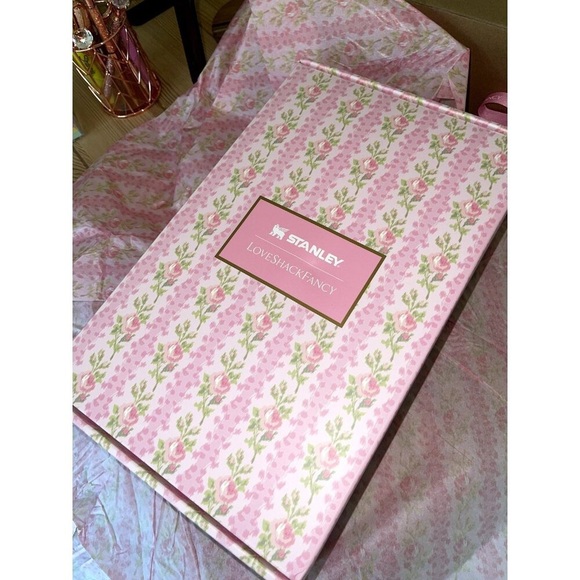 Stanley Pink Floral Thermos - Picture 5 of 6